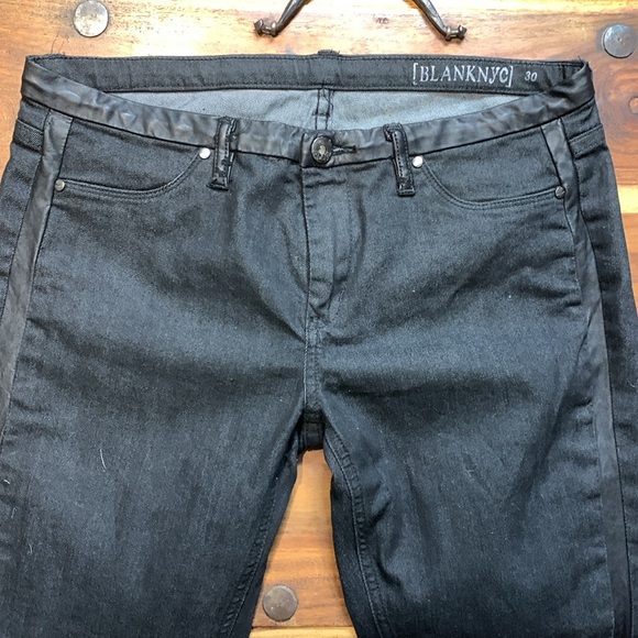 Blank NYC Woman’s 30W Black Jeans w/ Faux Leather Trim - Picture 2 of 14